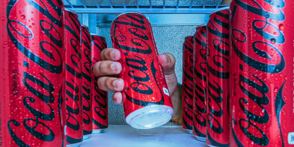 Cold-drink-in-aluminum-cans
