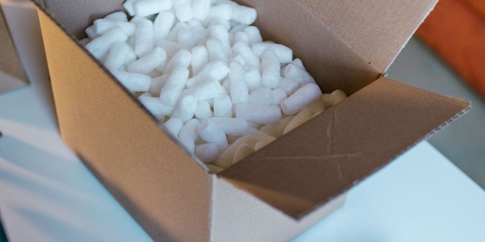 Compostable-Packaging-Peanuts